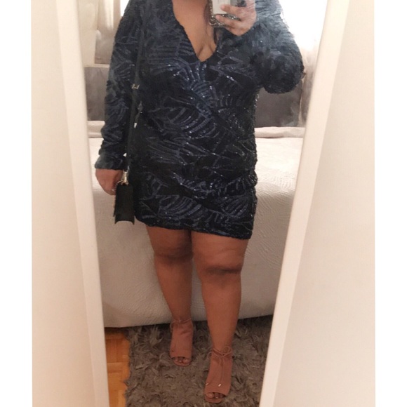 FashionNova Navy Blue Sequin Dress - 1X - Picture 3 of 8